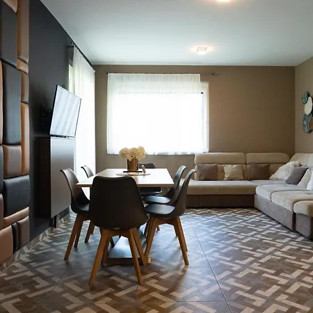 Atana Luxury Apartman *
